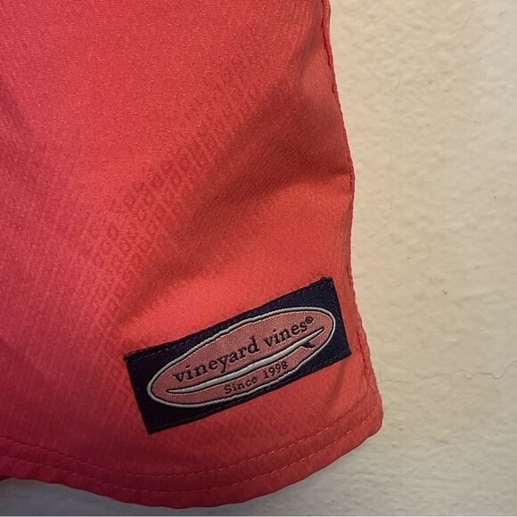 VINEYARD VINES MENS BOARD SHORTS MEDIUM PINK BLUE SWIM TRUNKS BEACH CASUAL DAY - Picture 2 of 9